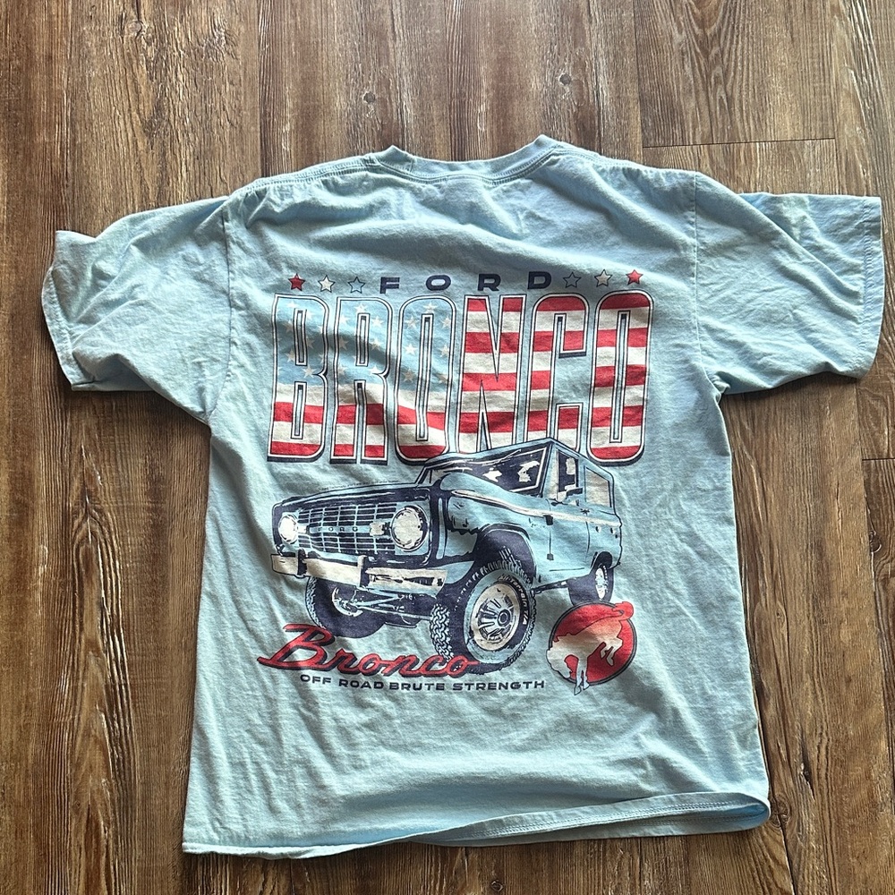 Ford Bronco men’s medium tshirt American flag blue logo